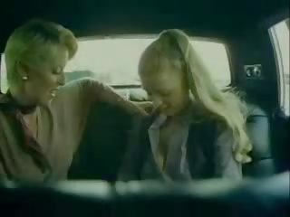 Dva hoteč bejbe tem lezbijke seks video v avto