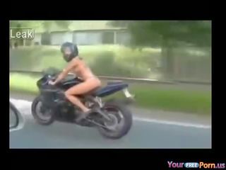 עירום ב motorcycle