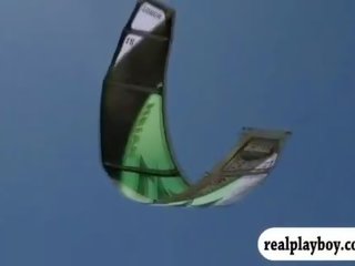 Badass glorious babes enjoyed kite boarding trong khi khỏa thân