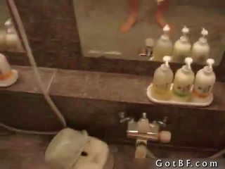 Amatorskie masturbacja selfshot w łazienka