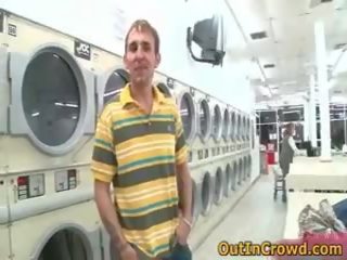 Виявилося на гомосексуаліст striplings має x номінальний відео в публічний laundry 1 по outincrowd